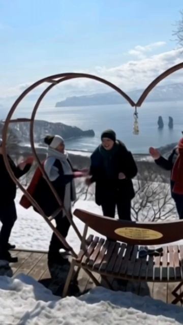 Люди, с которыми вы вместе путешествуете... смотреть онлайн