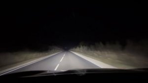 Красивая осенняя дорого с моря на машине домой.