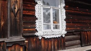 Затерянная русская деревня. Заброшенные богатые дома. Население 0.