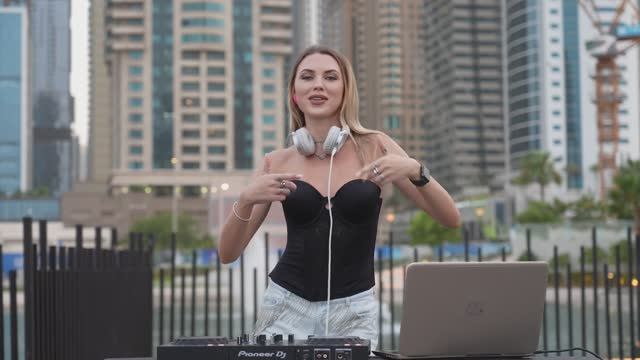 Muskat - Live Mix House, Afro House - Summer in Dubai смотреть онлайн
