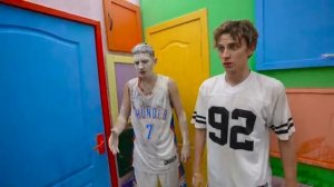 100  дверей и лишь одна тебя спасёт!