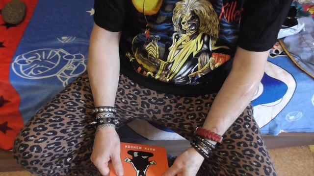 распаковка с  Wildberries  книга тонкое искусство пофигизма марк мэнсон