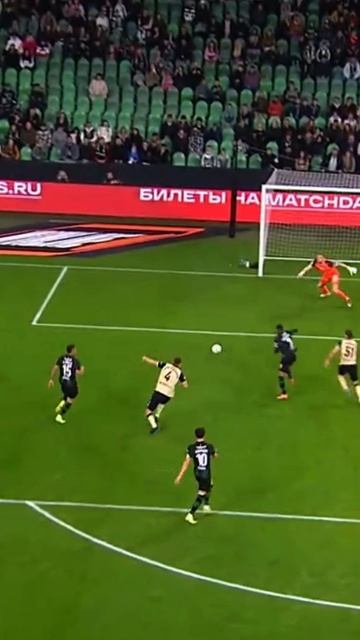 Добежать, доработать, получить награду ✅ Классную атаку завершил Виктор 🔥#КраснодарРубин – 1:0 смотреть онлайн