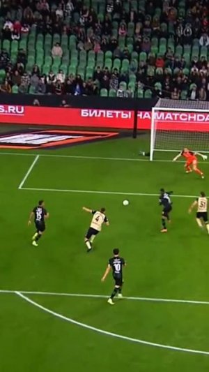 Добежать, доработать, получить награду ✅ Классную атаку завершил Виктор 🔥#КраснодарРубин – 1:0