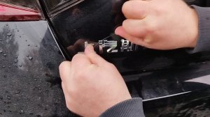 как убрать китайские иероглифы на автомобиле