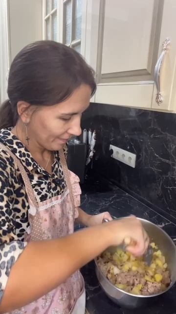 Вкусный ужин из картофеля с фаршем в духовке смотреть онлайн