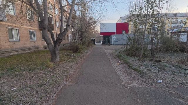 улица Менжинского, Красноярск, утро 26.10.2025г. смотреть онлайн
