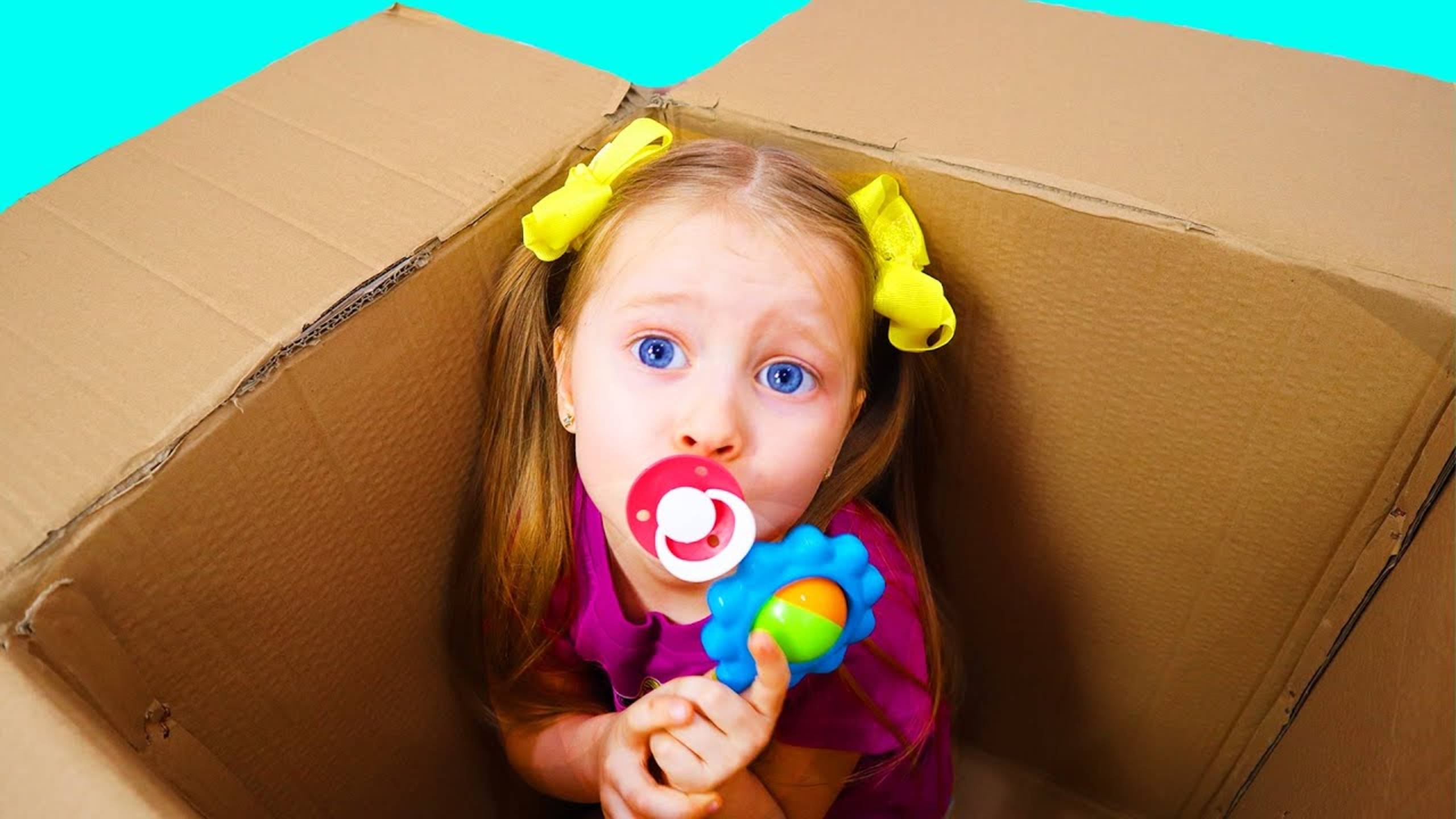 Милана хочет быть маленькой и не хочет делиться игрушками с сестрёнкой смотреть онлайн