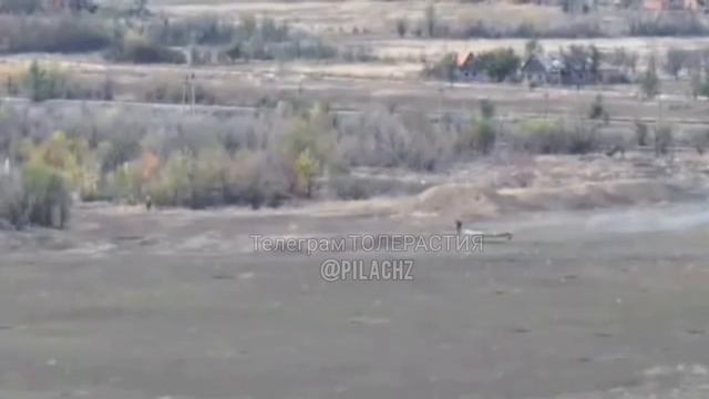 Везение Российских бойцов. Родился в рубашке ФПВ дрон пролетел в сантиметре смотреть онлайн