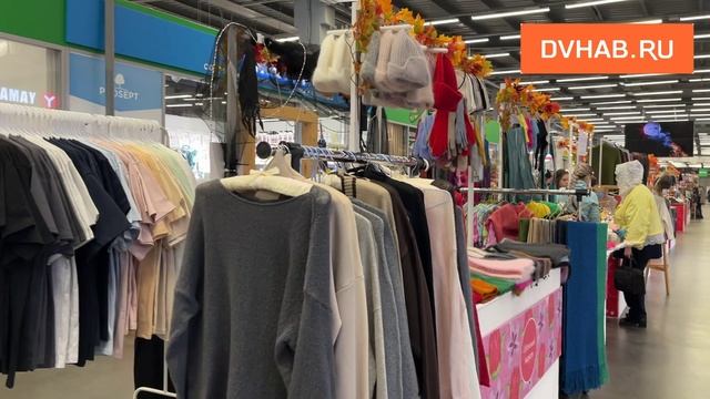 Пауки и тыквы: в Хабаровске проходит  Хэллоуин-маркет смотреть онлайн