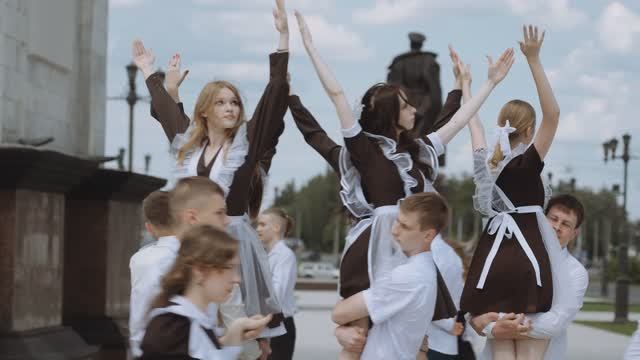Танец выпускников г. Курск смотреть онлайн
