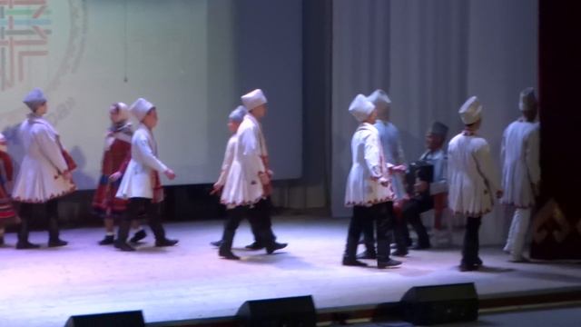 Марийский танец в исп. коллектива из Сосновки(рук. Алексей Иванов). Видео Василия Хайбуллина смотреть онлайн
