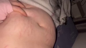 Жмякаю своё пузико в постельке 🤫💋