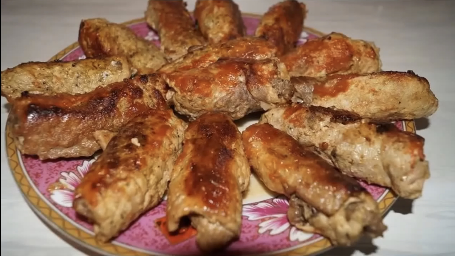 Мясные рулетики с начинкой из грибов и лука. Мясные пальчики. смотреть онлайн