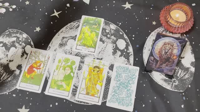 Лев. Таро прогноз на ноябрь 2025 года. Гадание онлайн смотреть онлайн