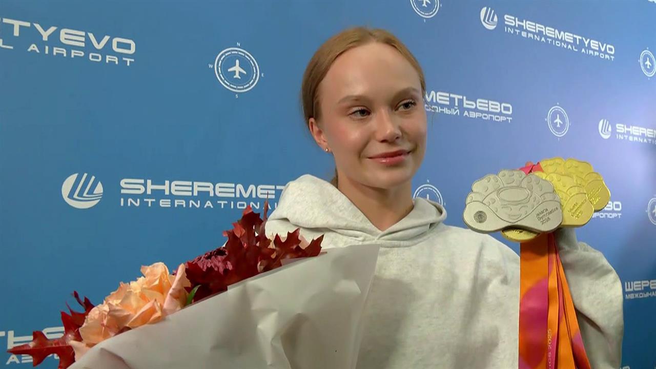 В Москве встретили триумфаторов Чемпионата мира по спортивной гимнастике смотреть онлайн