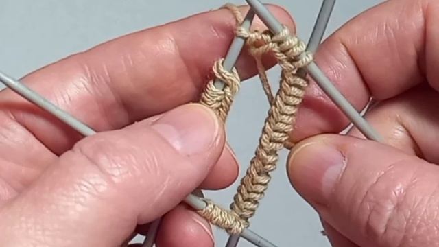 распределяем петли на 4 спицы. соединяем в кольцо петли спицами смотреть онлайн