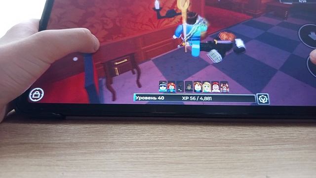 мой брат играет со мной в роблокс побег от убийцы