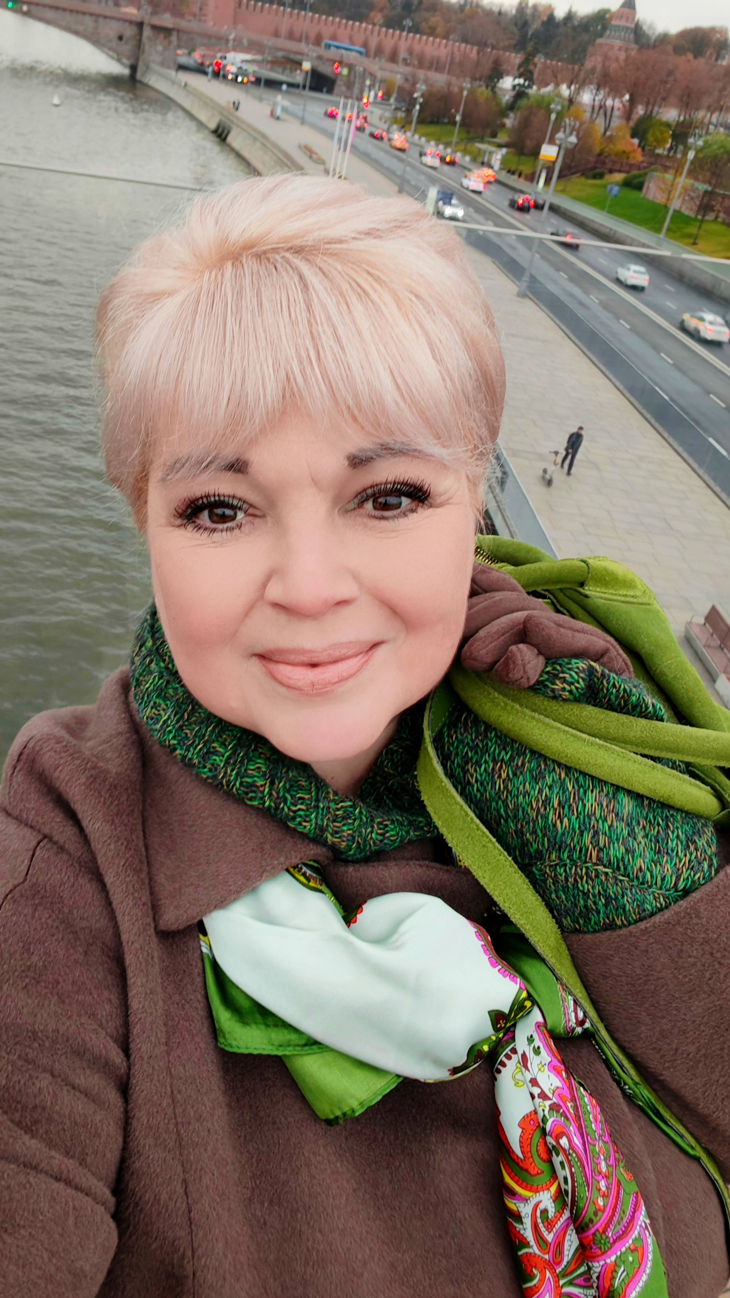 Гуляю... 🍂 смотреть онлайн