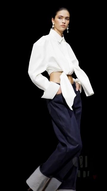 🔥 МОДНАЯ БЕЛАЯ РУБАШКА из коллекций весна-лето 2026, которую можно носить уже сегодня! смотреть онлайн