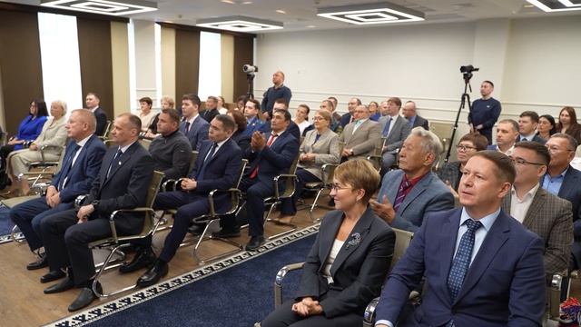 Артём Чуланов избран на должность главы Ямальского района смотреть онлайн