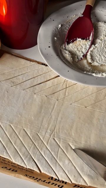 Плетенка с яблоками с помощью набора кухонных принадлежностей Kitfort КТ-1264