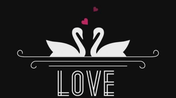 Молодая и красивая девушка в прозрачном, итальянском нижнем белье .