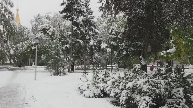 Новосибирск - первый снег 09.10.2016. смотреть онлайн