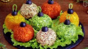 Салат "Новогодние игрушки"