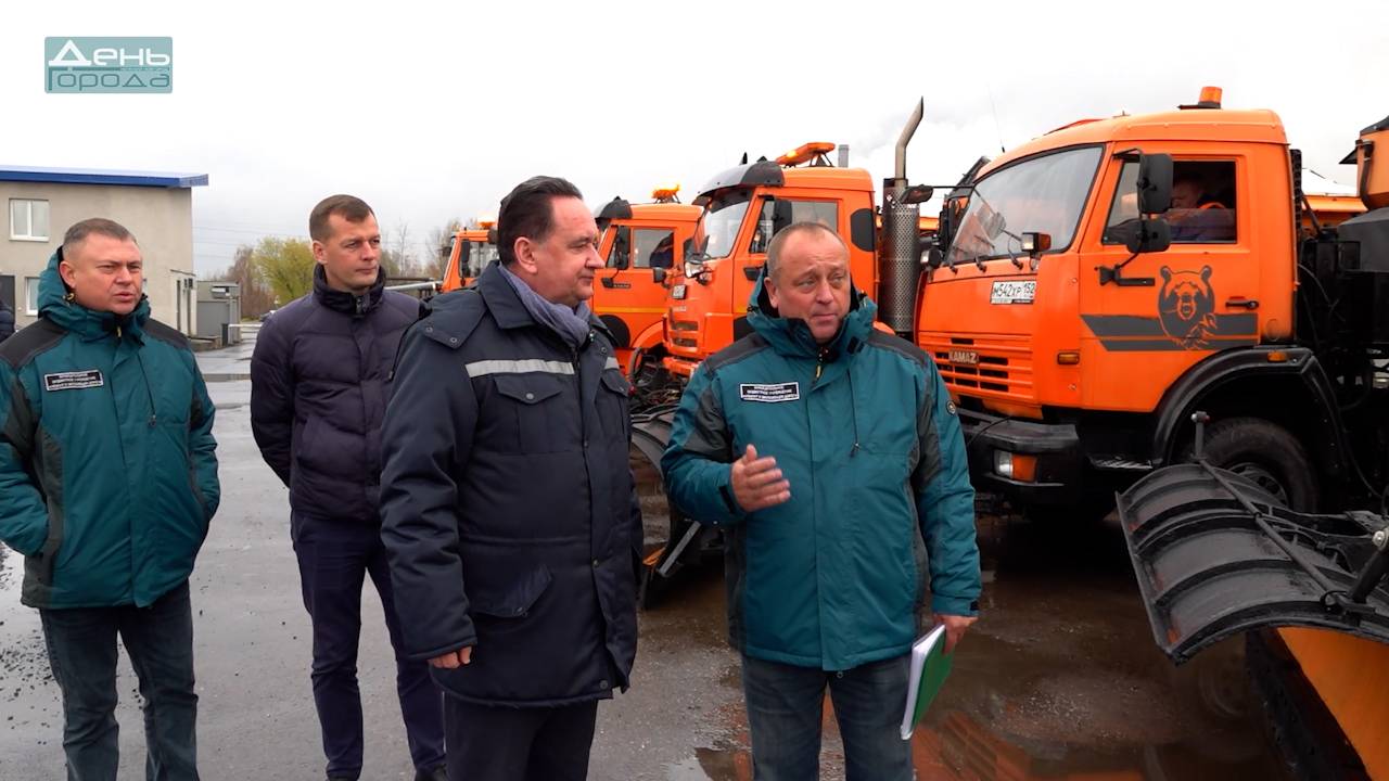 Дорожные бригады и спецтехника Московского района готовы к работе в зимний период смотреть онлайн