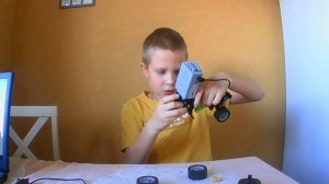 Собираем LEGO машинку (серия 3)