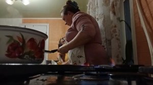 ПРИЕХАЛИ ДОМОЙ НАЖАРИЛА, НАКРУТИЛА