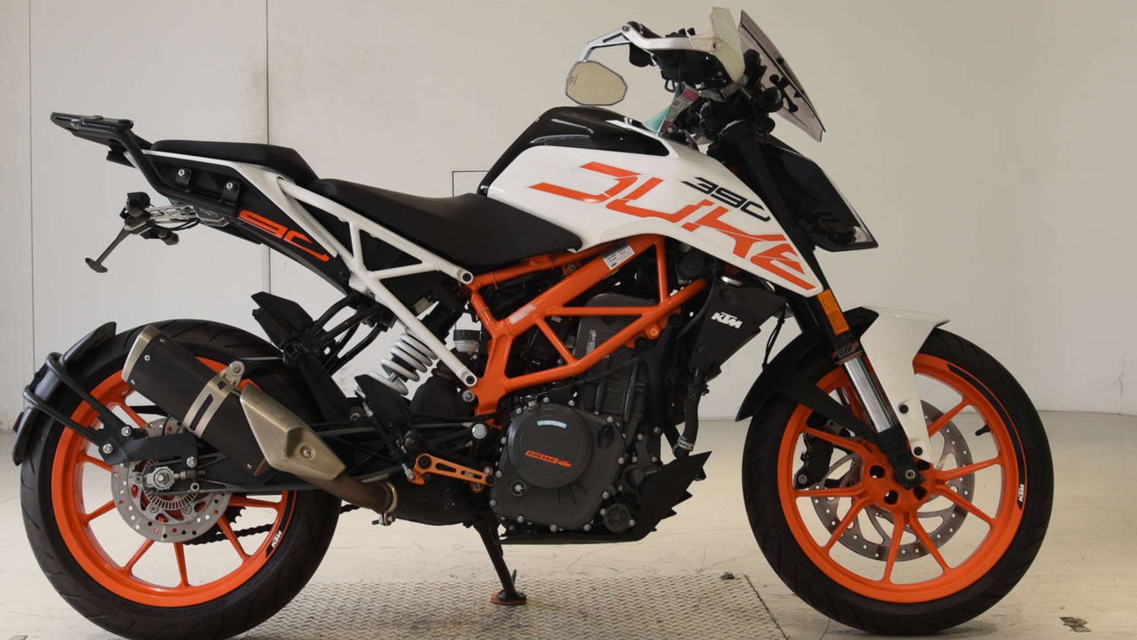 KTM 390 DUKE - VBKJPJ408JC256515 смотреть онлайн