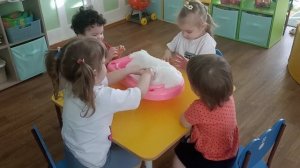 Опыты со снегом ( группа № 2 _Пчелки_, воспитатель Трушова Г.М.)