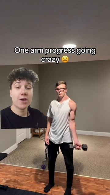 Парень решил накачать только половину тела смотреть онлайн