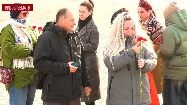 «Дорогами Победы» - Вязьму посетили участники автопробега смотреть онлайн