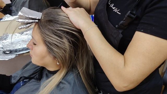 Мелирование волос. Почему тонировать лучше красителем? смотреть онлайн