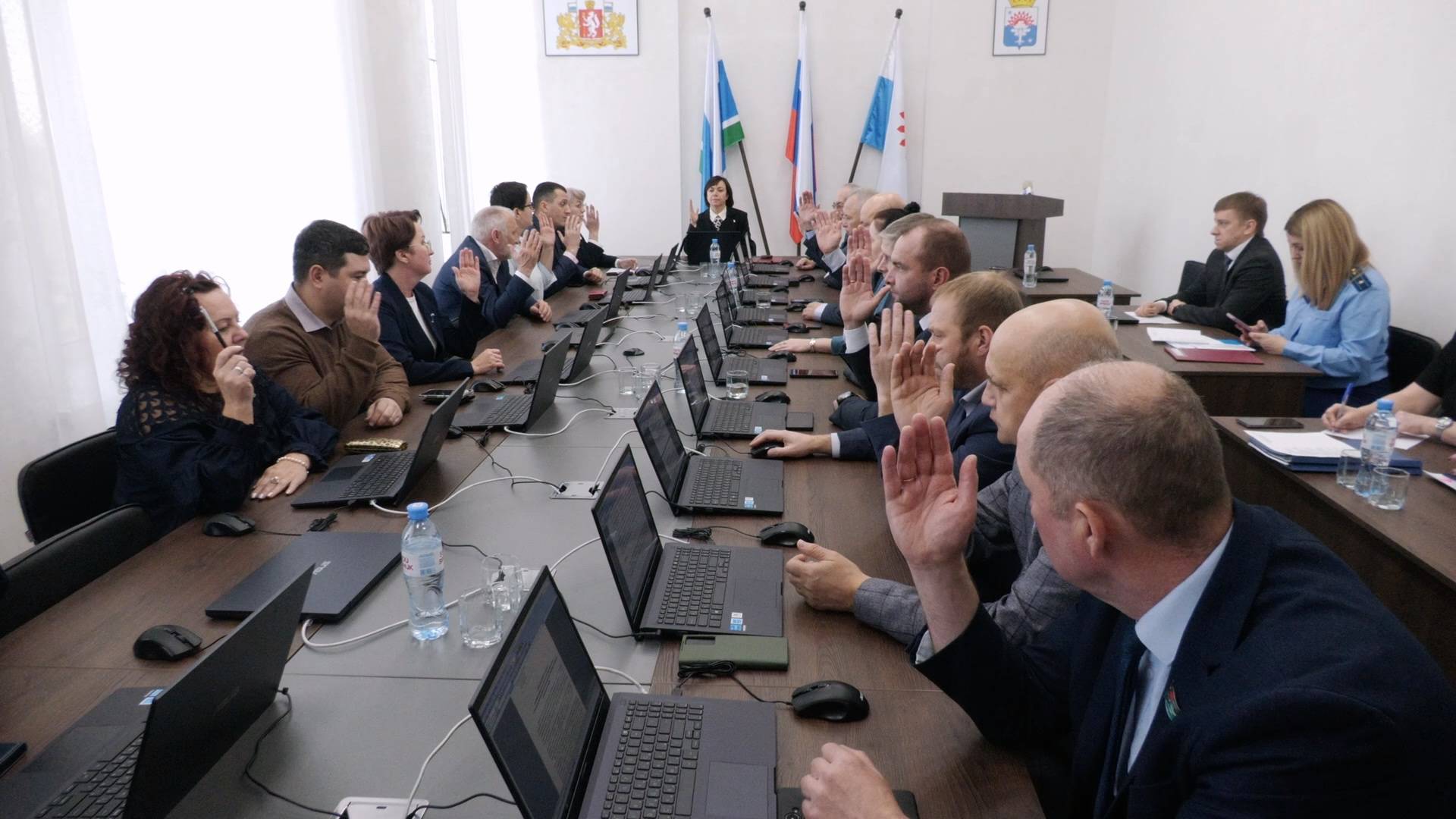 Семь ключевых вопросов обсудили депутаты Серова на 42 заседании смотреть онлайн