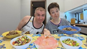 Мукбанг проверила Ваши ДОГАДКИ! ХОРОШИМ быть ВЫГОДНЕЕ чем плохим! Болтаем за Семейным ужином Россия