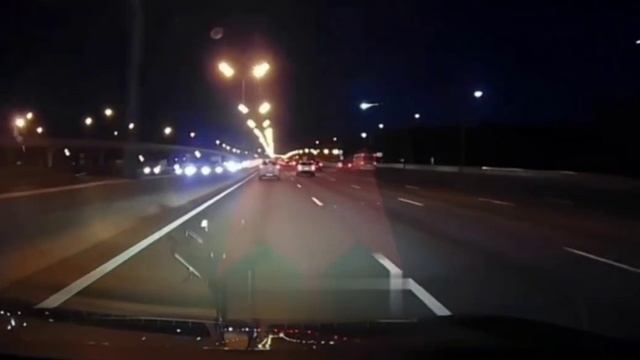 МЕТЕОРИТ НАД МОСКВОЙ!! другой ракурс. смотреть онлайн