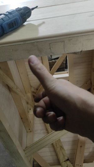 Окно из брусков для мотора конвекции в котельной камере.