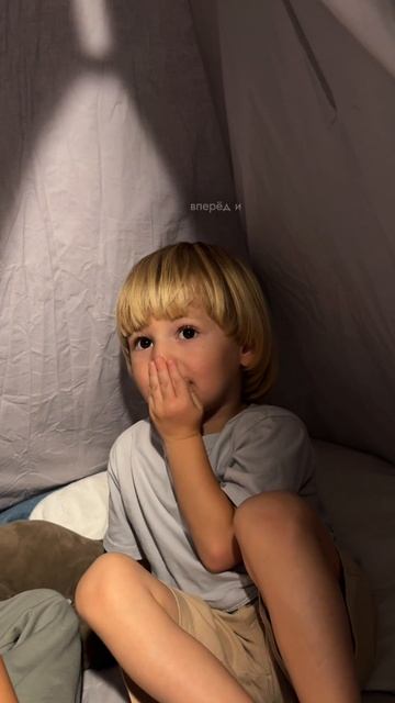 Хэллоуин уже на пороге — кажется, скоро по улицам побегут вампиры и привидения! 👻 смотреть онлайн