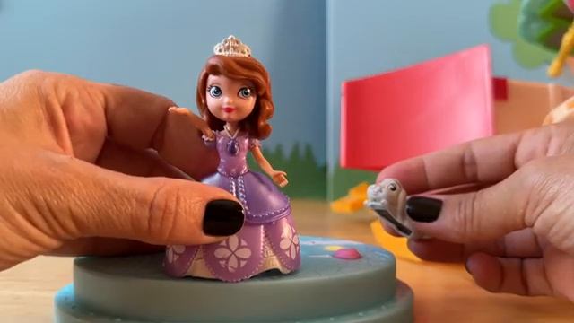 София Прекрасная: распаковка замка Disney Junior