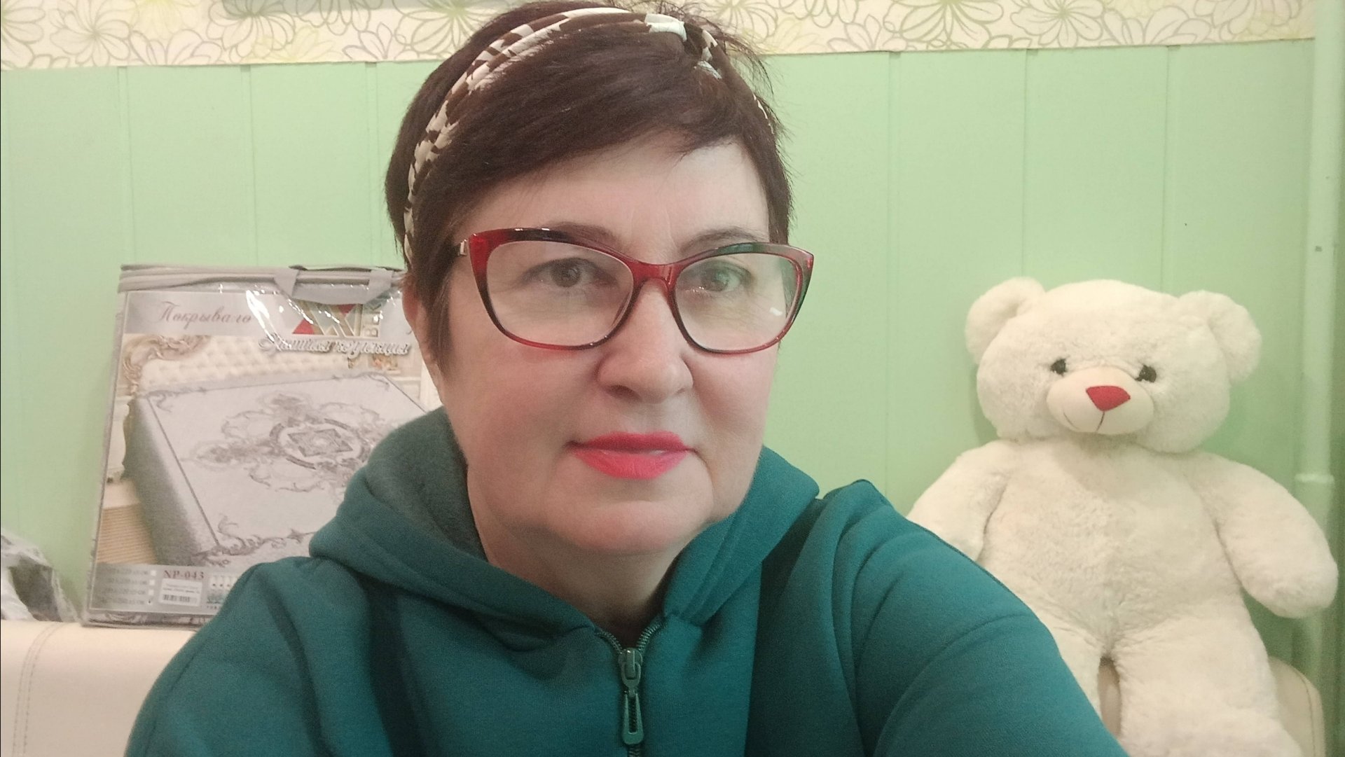 Пришлось делать Укол с утра.Надо меня ругать,иногда .Готовлю салат. смотреть онлайн