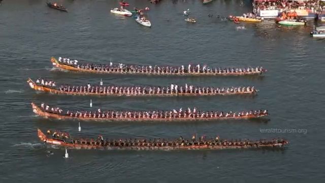 Традиционные гонки на лодках в Керале, Индия.