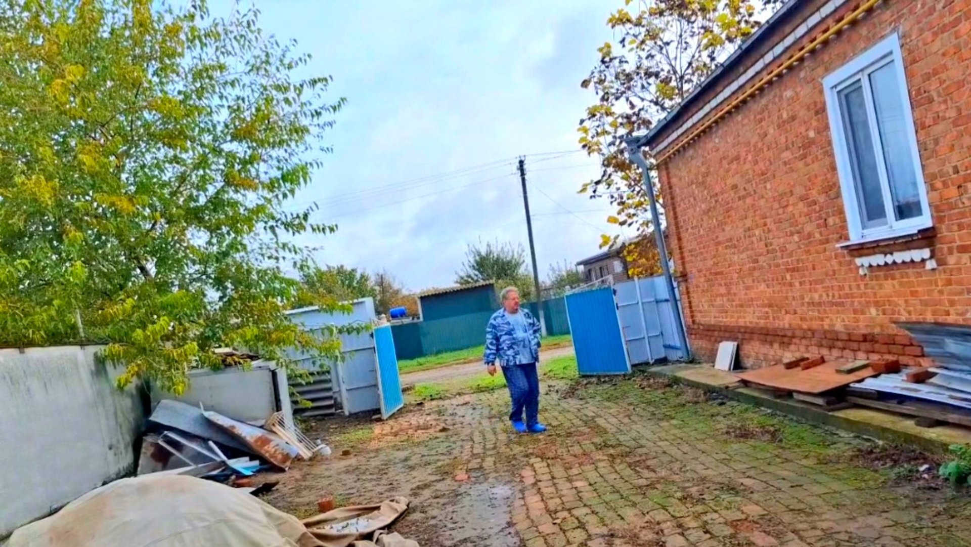 846 Простая Станичная жизнь. Помощи Нет .Вывозим хлам из старого дома сами. смотреть онлайн