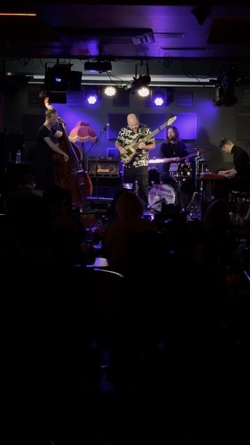 Вчера было много🔥🔥🔥на концерте Максимов/Сокулер project в клубе А.Козлова @sokulersergey смотреть онлайн