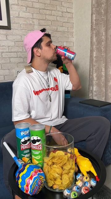 Саймон забрал чипсы у Папы 😀 смотреть онлайн