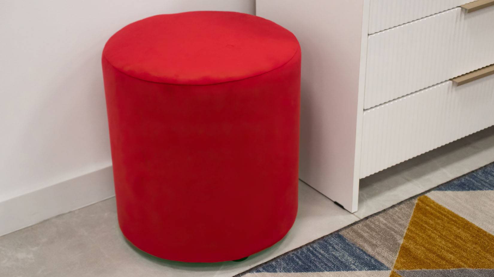 Кит 1 пуф велюр Красный смотреть онлайн