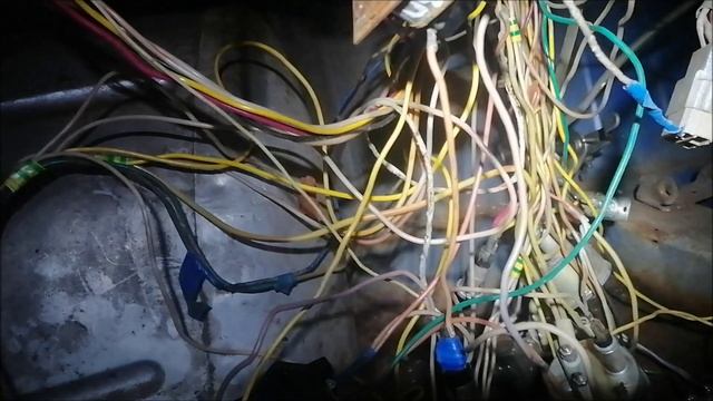 Купил флажковый блок предохранителей на 4 предохранителя на снегоболотоход из кузова мотоколяски смотреть онлайн